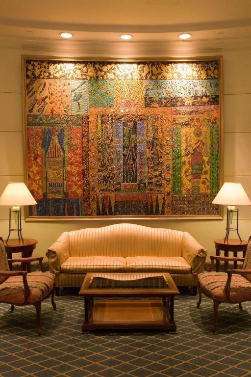 โรงแรมมาร์โค โปโล ดาเวา Davao ภายนอก รูปภาพ The lobby of the Four Seasons Hotel, Washington, D.C.