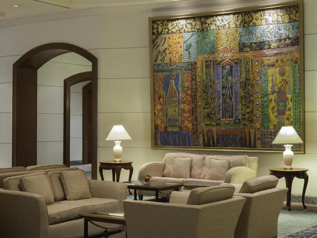 โรงแรมมาร์โค โปโล ดาเวา Davao ภายนอก รูปภาพ The lobby of the Four Seasons Hotel, Cairo