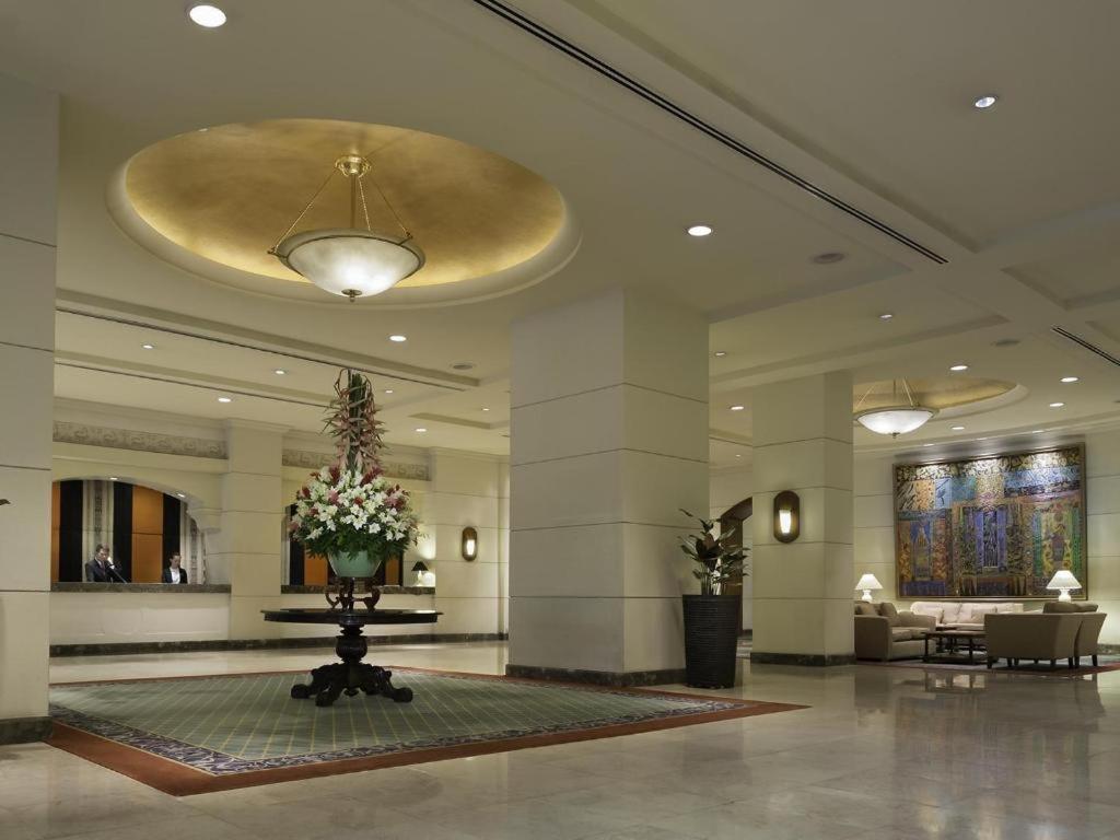 โรงแรมมาร์โค โปโล ดาเวา Davao ภายนอก รูปภาพ The lobby of the Taj Bengal