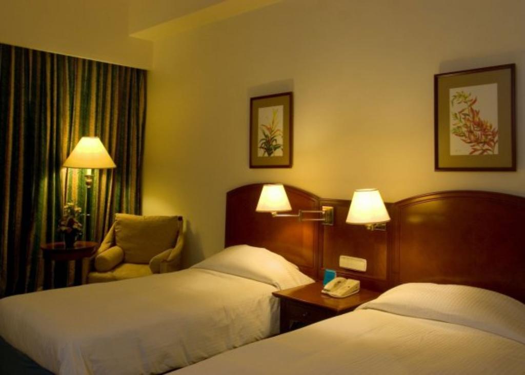 โรงแรมมาร์โค โปโล ดาเวา Davao ภายนอก รูปภาพ A room at the hotel