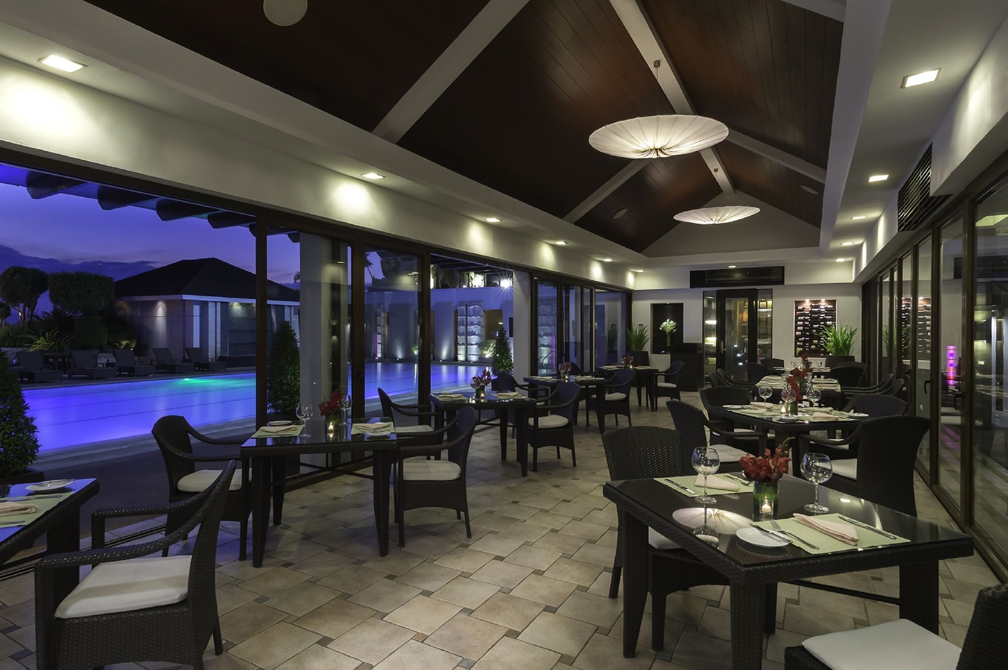 โรงแรมมาร์โค โปโล ดาเวา Davao ภายนอก รูปภาพ The Pool Bar