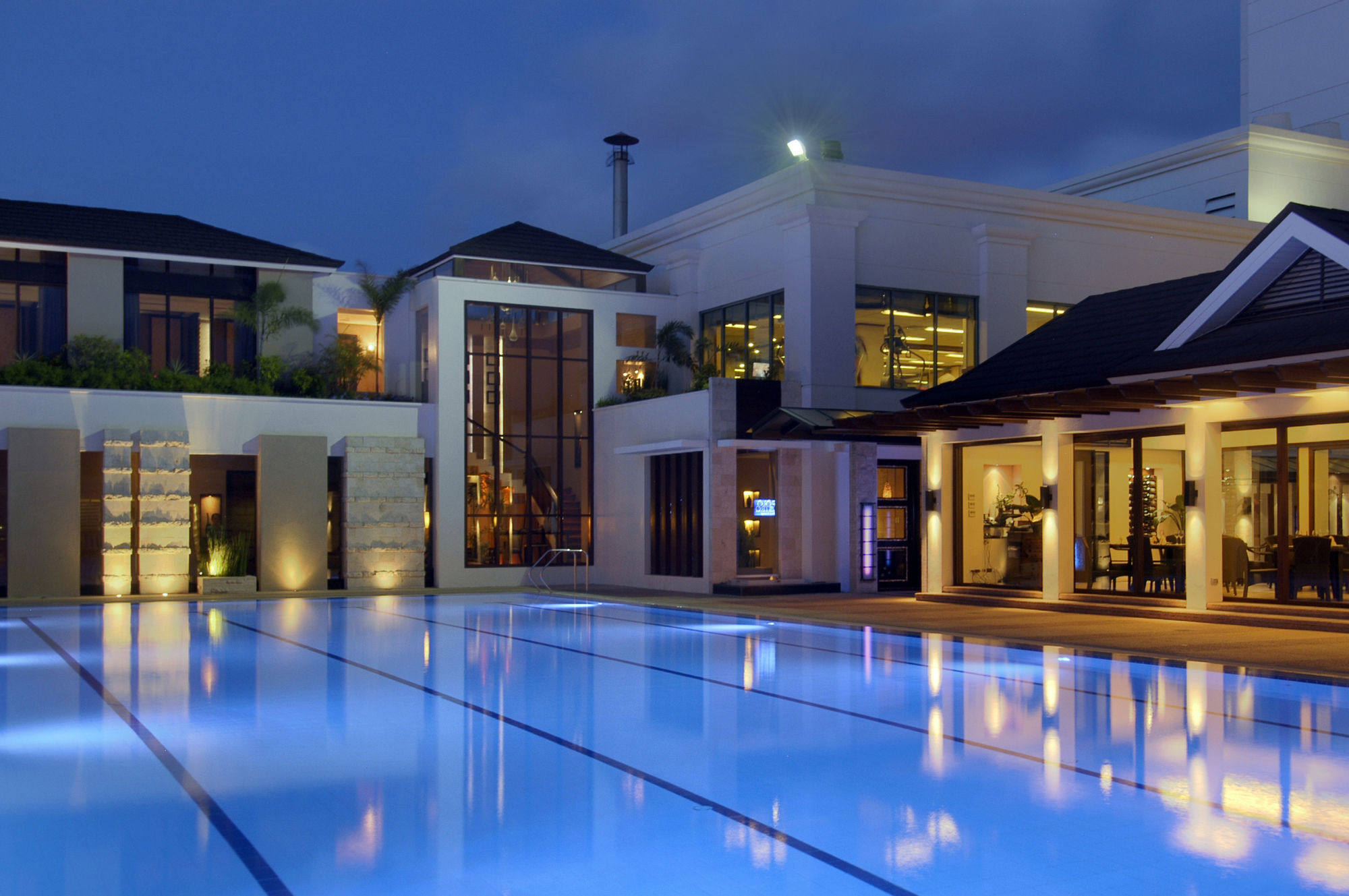 โรงแรมมาร์โค โปโล ดาเวา Davao ภายนอก รูปภาพ The swimming pool at the Four Seasons Hotel, Nairobi